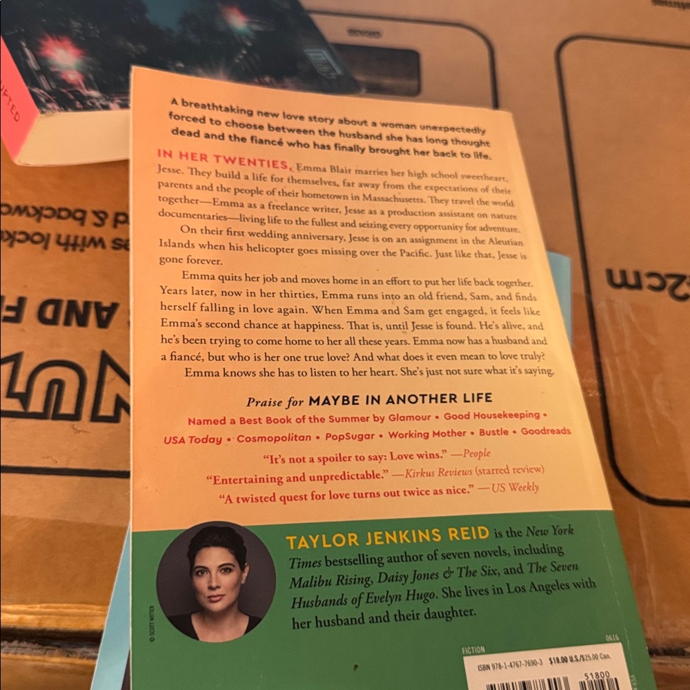 Taylor Jenkins Reid (5) Book Bundle - Picture 4 of 7